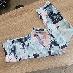 Under Armour workout leggings - medium